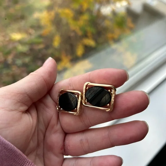 4/$50 Elegant Black ONYX 1980 and Gold men cufflinks 🕺 - Picture 3 of 7